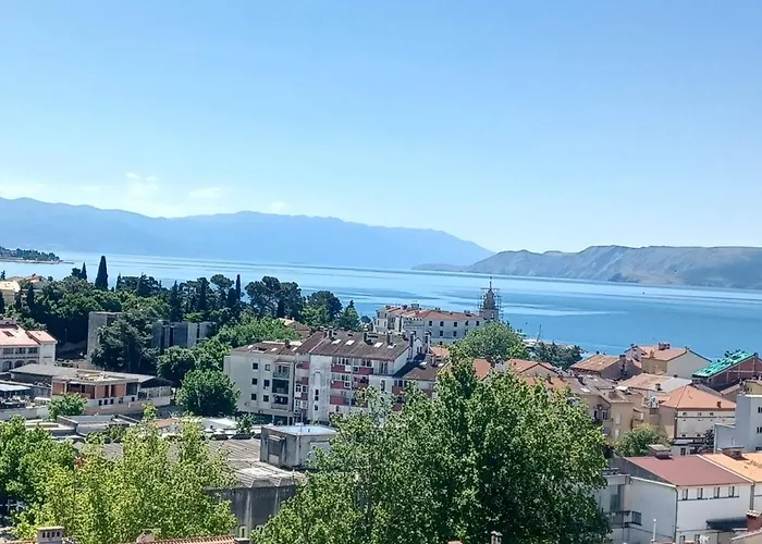 Davor U Centru Crikvenice, Sa Pogledom Na * 茨里克韦尼察
