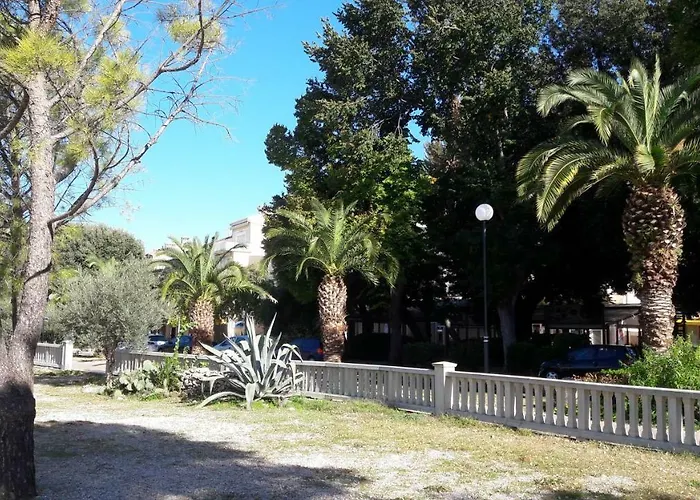 Davor U Centru Crikvenice, Sa Pogledom Na *