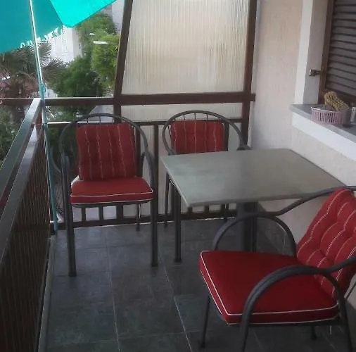 Davor U Centru Crikvenice, Sa Pogledom Na *